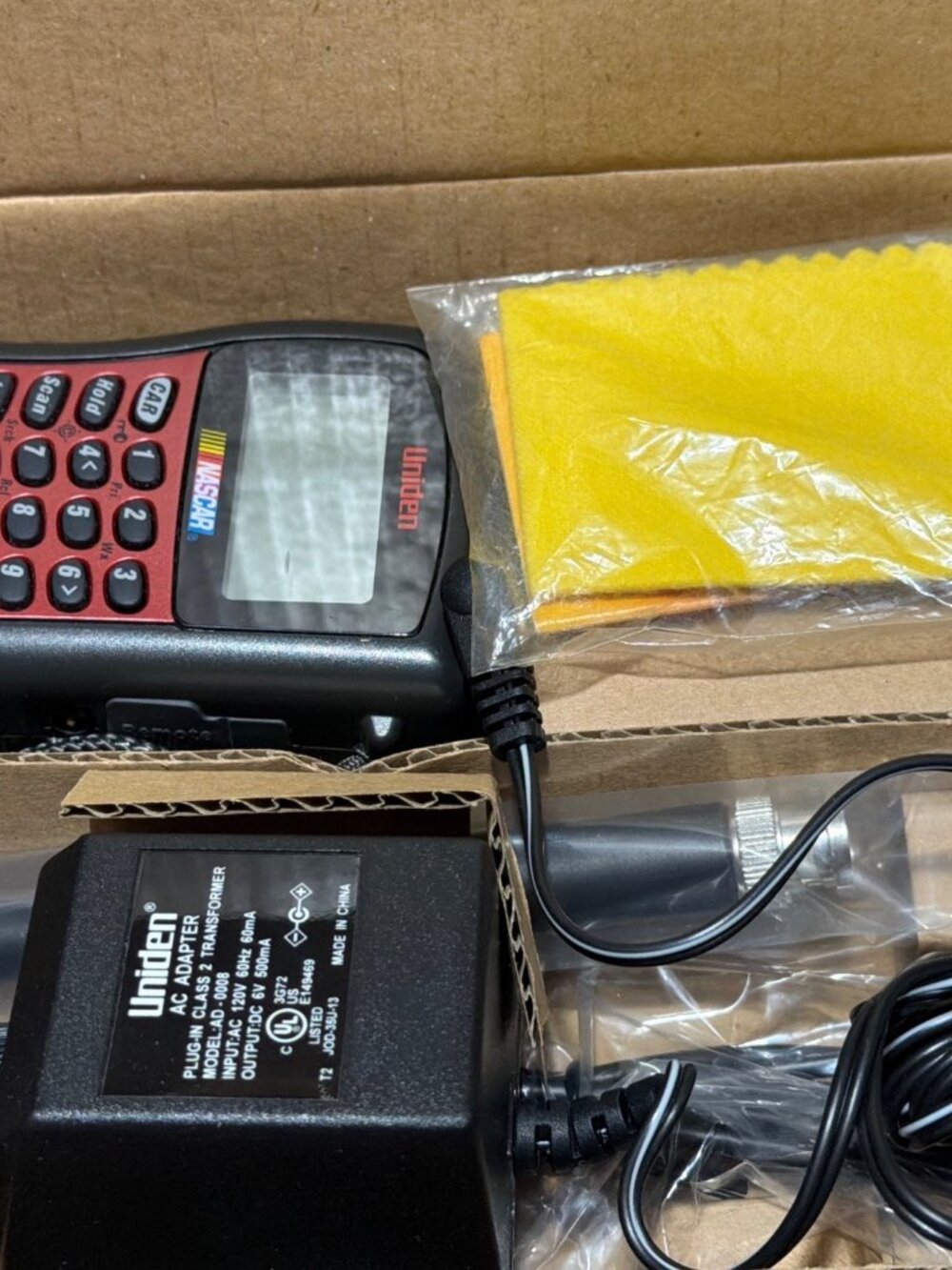 Uniden SC230 NASCAR Racing Scanner With Accessories & Manuals - Picture 3 of 8